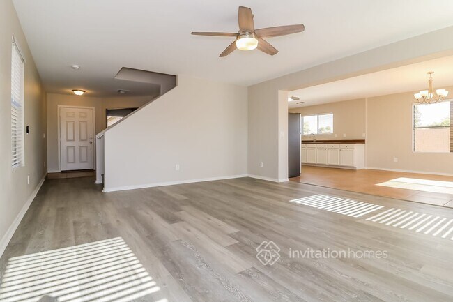 Building Photo - 9507 W Monte Vista Rd
