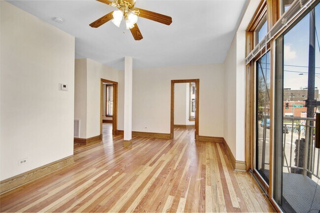 Foto del edificio - 2557 N Halsted St