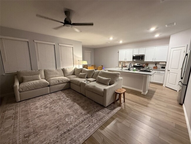 Foto del edificio - 14612 Serrano Ridge Rd