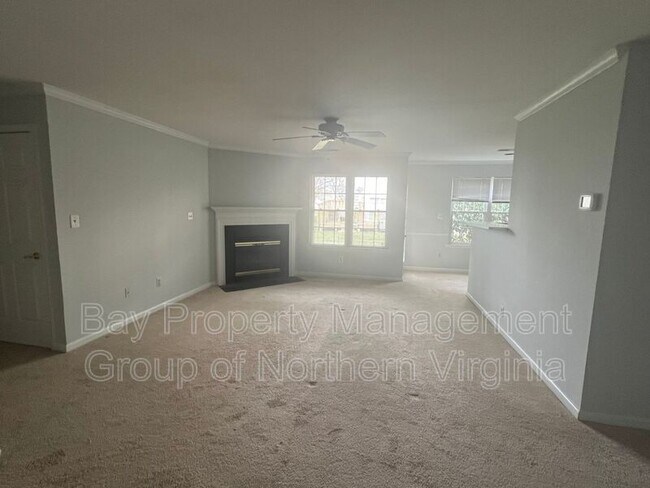 Building Photo - 11006 Koman Cir