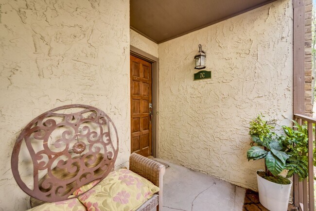 Building Photo - Spacious 2nd floor corner unit in Richardson
