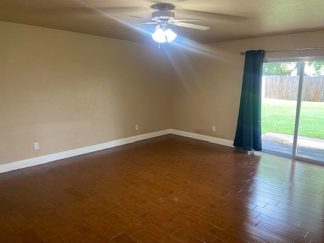 Foto del edificio - 6017 Hillcrest Dr