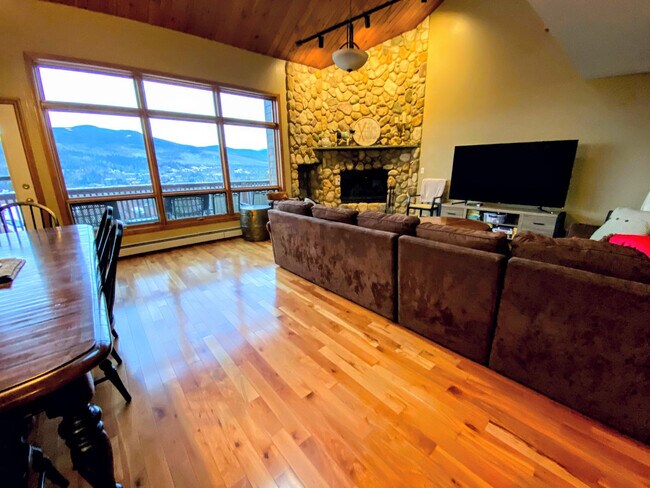 Foto del edificio - 81 Woods Rd