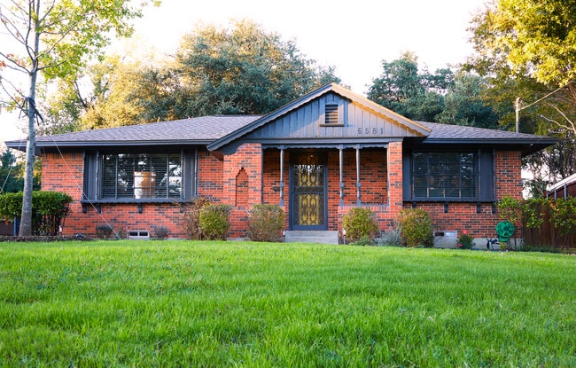Photo - 6581 Patrick Dr House