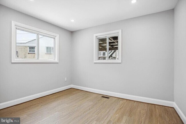 Building Photo - 7014 Farragut St
