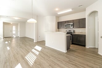 Building Photo - 2625 Lina Dr