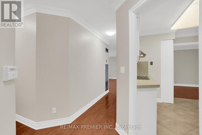 Building Photo - 1 Palace Pier Ct