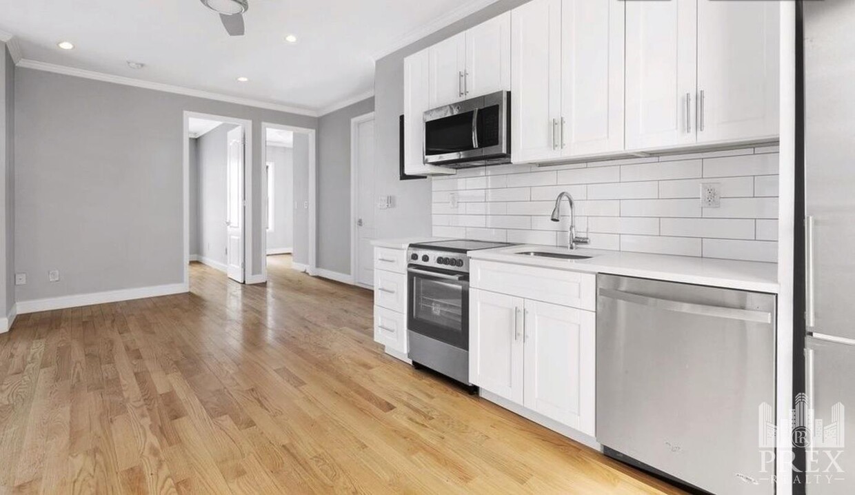 Primary Photo - 168 East 82nd Street