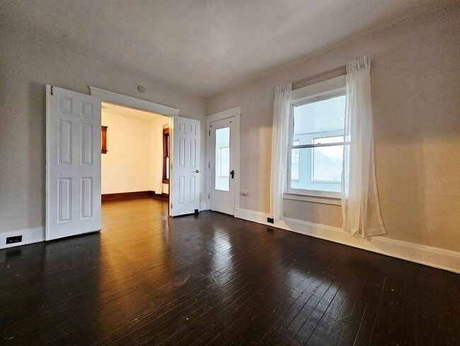 Foto del edificio - 16311 Huntmere Ave