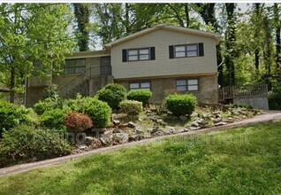 Building Photo - 405 Lance Ln