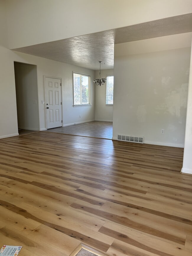 Building Photo - 11438 Open View Ln