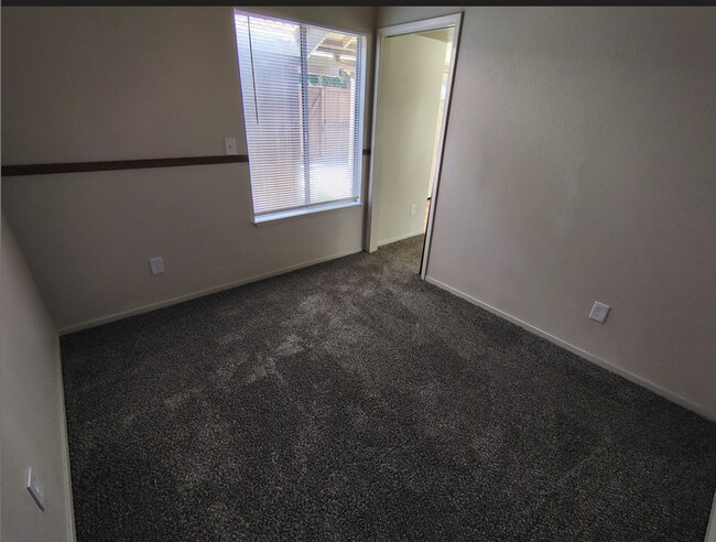 Foto del edificio - 1005 Sylvan Meadows Dr