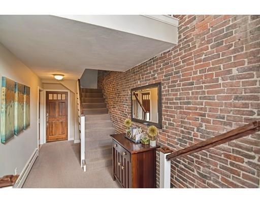 Building Photo - 609 Tremont St