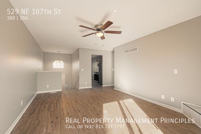 Building Photo - *MOVE-IN SPECIAL* Completely Remodeled, Sp...