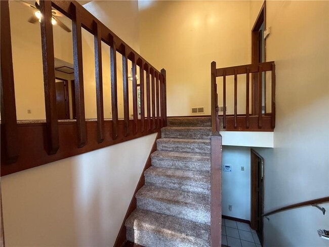 Building Photo - 4069 Shady Dr NW