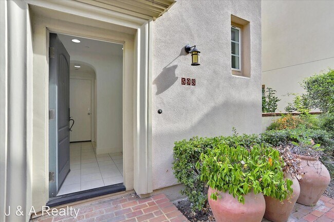 Building Photo - 4 br, 3.5 bath House - 593 Pistache Terrace