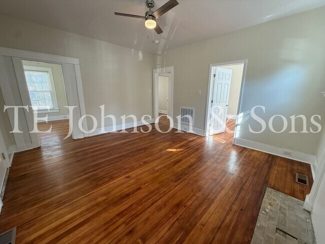 Foto del edificio - 415 E 16th St