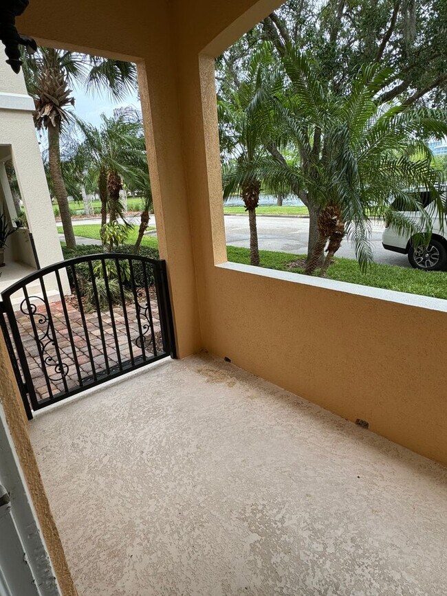 Building Photo - Beautiful Lake Nona Townhome