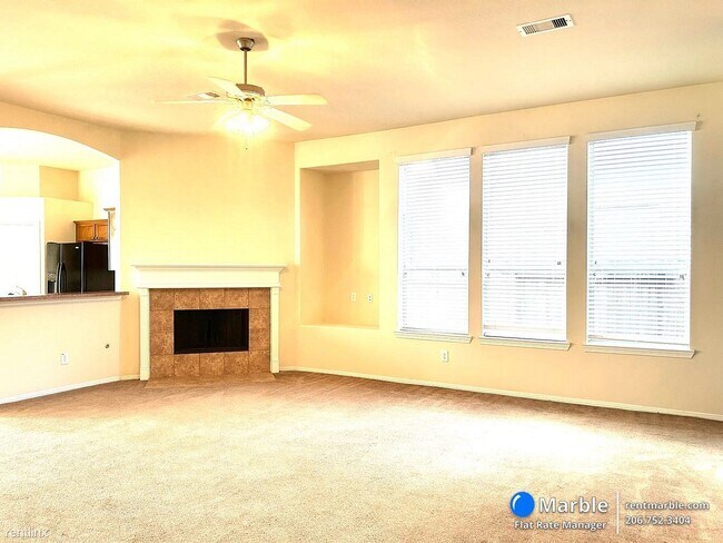 Foto del edificio - 4 br, 2 bath House - 7913 Emerald Oak Dr
