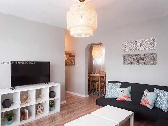 Building Photo - 375 SW 19th Ave