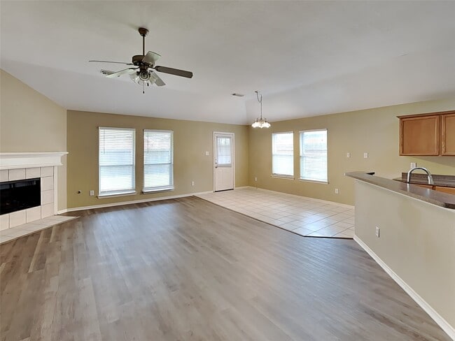 Building Photo - 719 Chase View Dr
