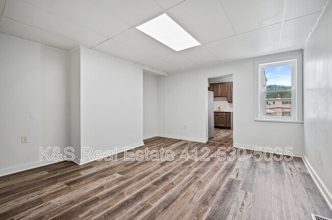 Foto del edificio - 5158 Gloster St