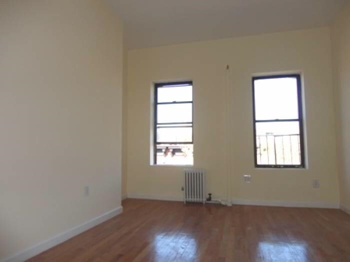 Habitación - 341 E 6th St