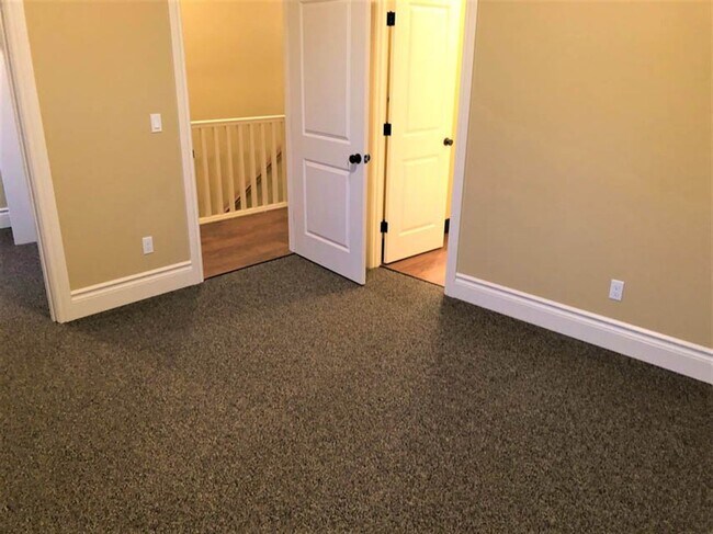 Foto del edificio - 4 Bed 4 bath Close to OSU