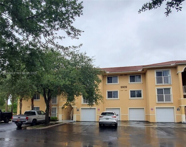 Foto del edificio - 9909 Westwood Dr