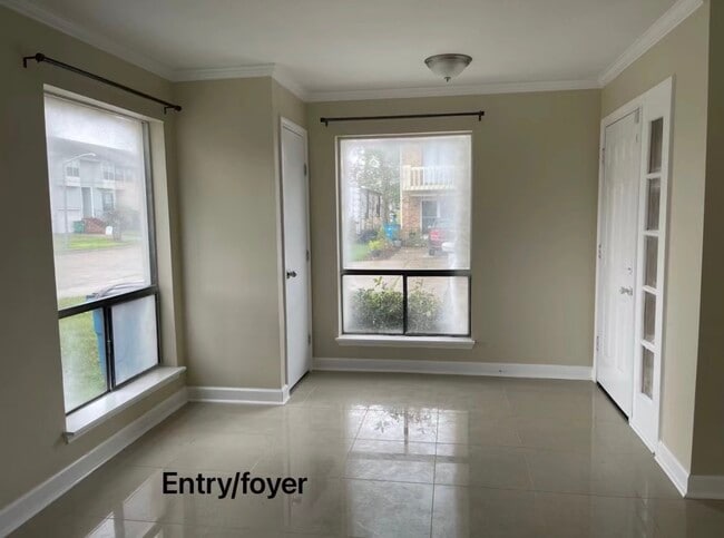 Building Photo - 22 Stanton Hall Dr