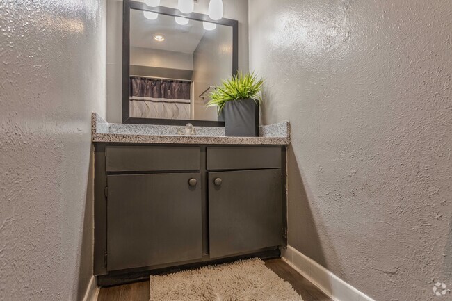 2BR,1.5BA - 900SF - Bathroom - Oakmont Apartment Homes