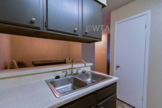 Building Photo - 2 bedroom in San Antonio TX 78238