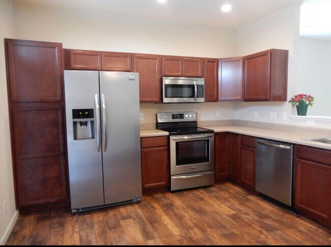 Foto del edificio - MINUTES FROM PURDUE...3 Bed 2 Bath plus Of...
