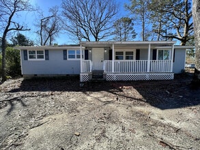 Building Photo - 723 Wren Rd