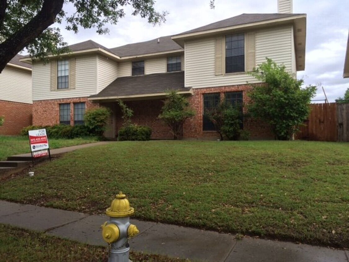 Foto principal - Frisco - 3/2 half duplex, 2-story, 2-car g...