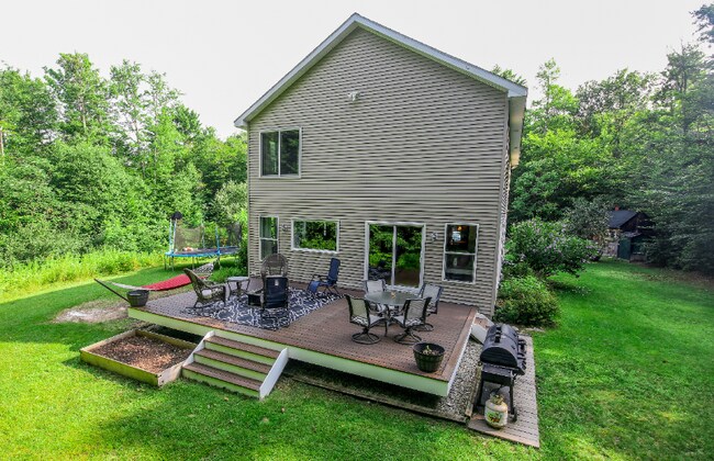 Foto del edificio - 1180 N Rd