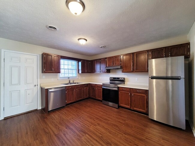 Building Photo - 316 Jones Ln