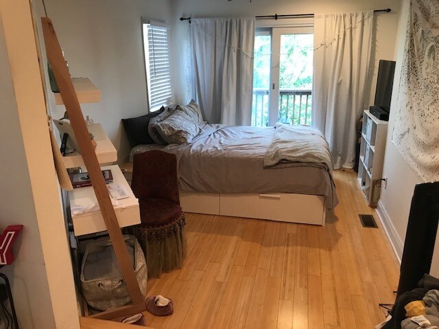 Dormitorio de tamaño doble - 907 Kinney St