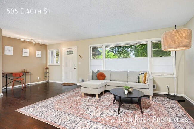 Building Photo - Your Modern 2 Bed Oasis in Minneapolis for...