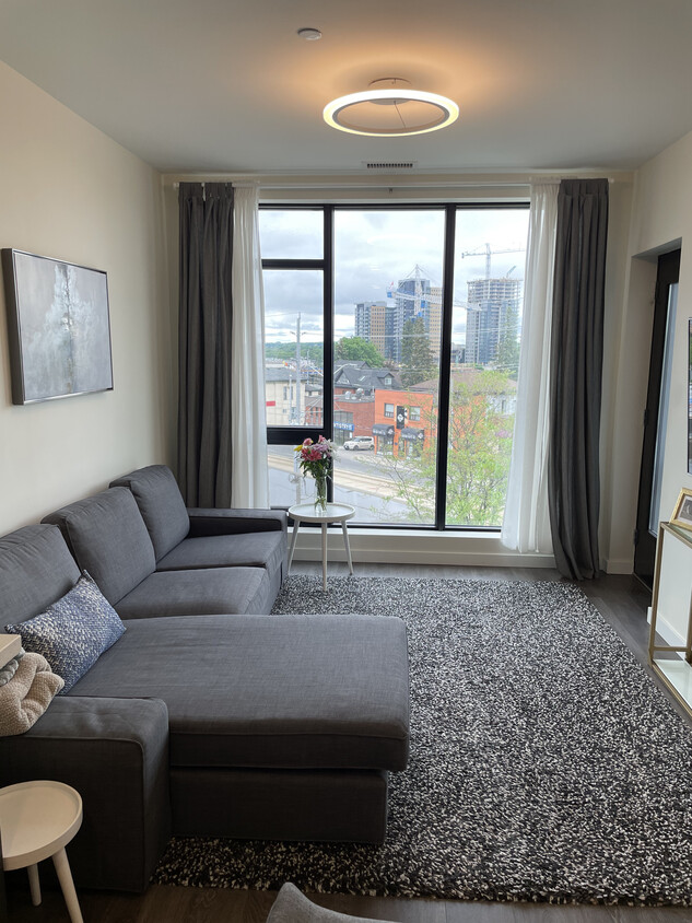 Photo principale - 690 King St W