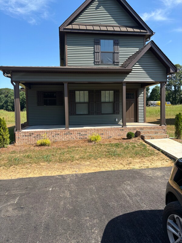 Primary Photo - 215 Cherokee Dr