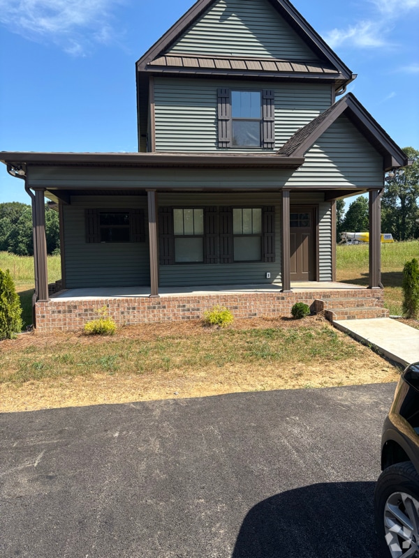 Building Photo - 215 Cherokee Dr