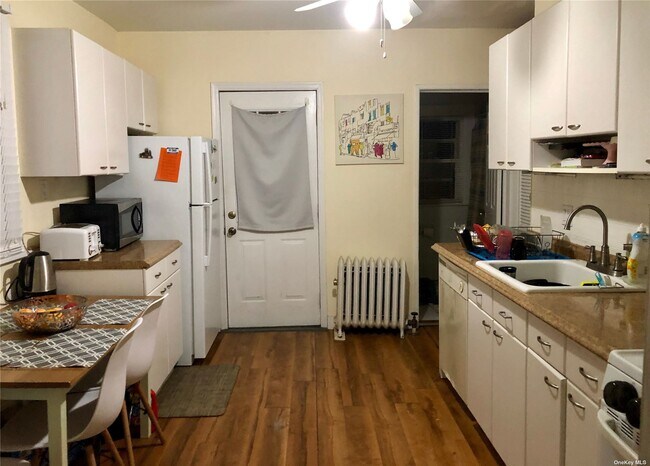 Building Photo - 59 Langdon Pl