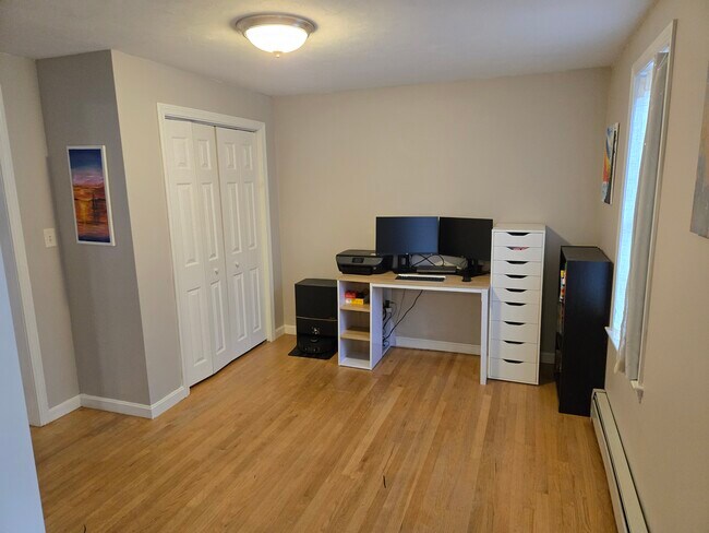 Oficina - 16 Knoll Rd