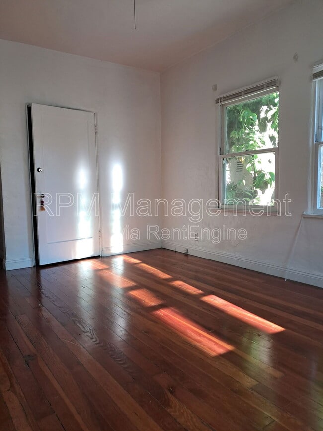 Building Photo - 1201 N Orange Grove Ave