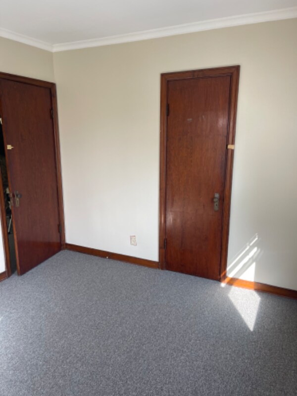 Building Photo - 211 E Walnut St