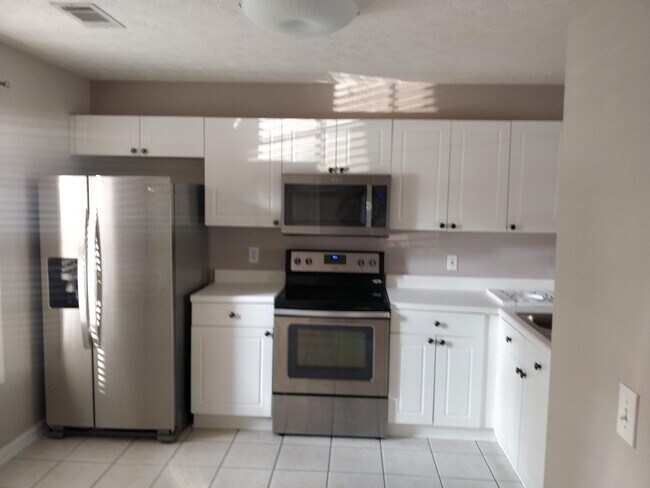 Photo - 1477 N Donahue Unit 2106 House