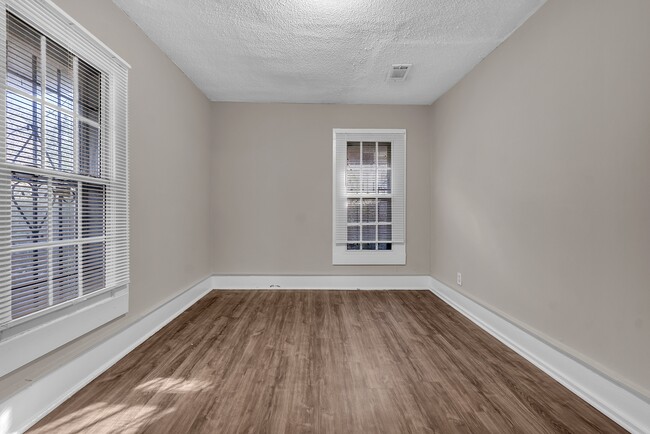 Building Photo - 481 Marianna St