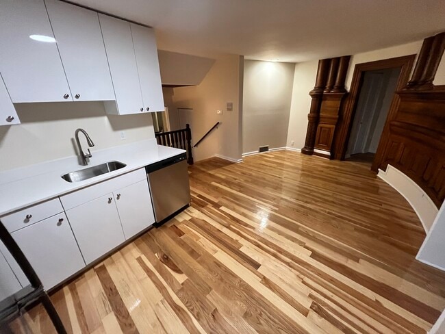 Building Photo - 34 Bow St