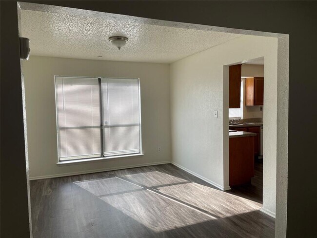 Building Photo - 2625 Channing Dr